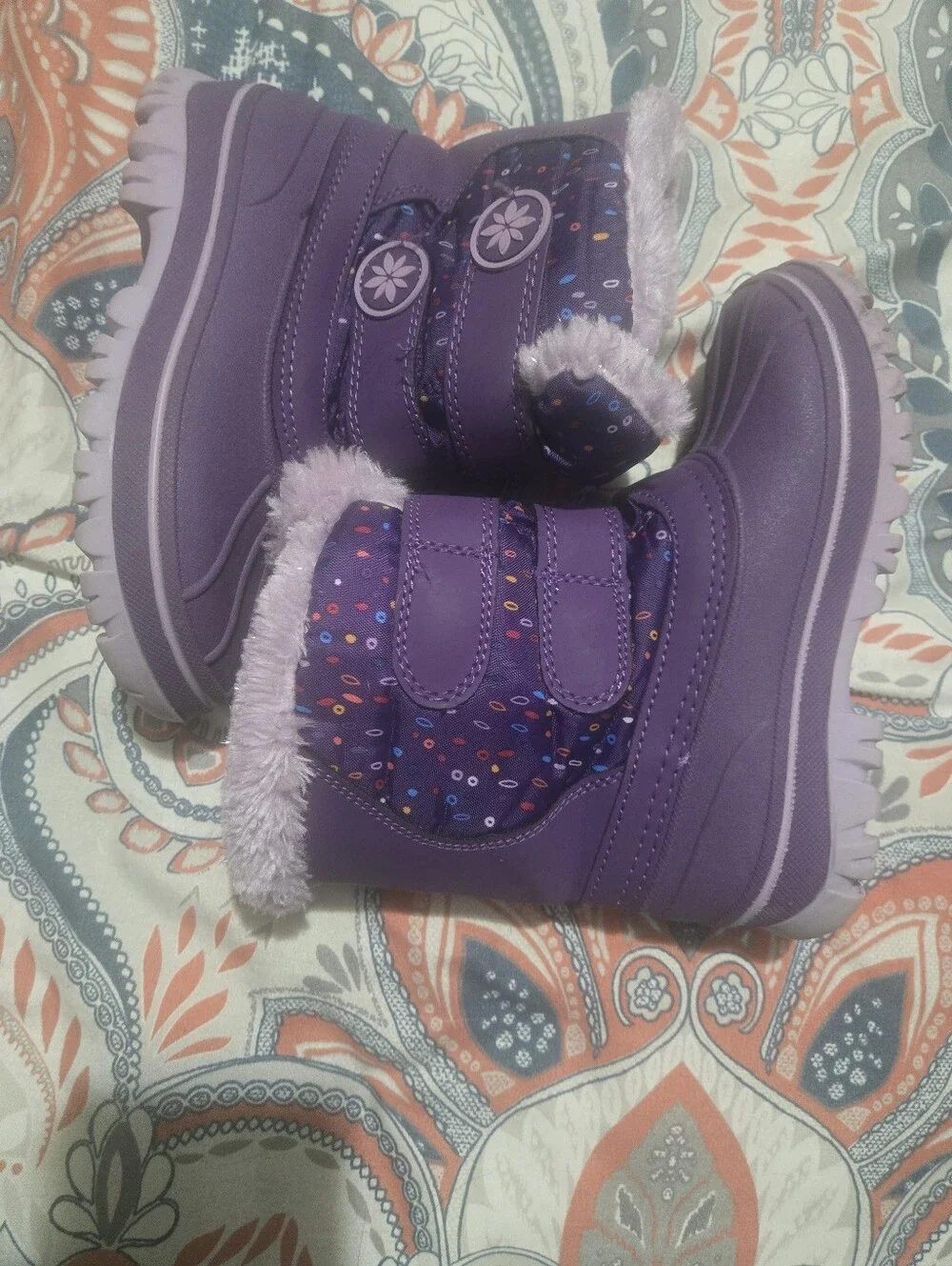 Size 11/12 Toddler Girls Cat& Jack Purple Thermolite 2 Strap Velcro  Snow Boots.